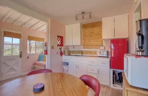Joshua Tree Highlands House | The Desert Lily - Rustic Desert Compound Near Park
