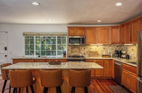 Three Rivers House | The Fable House | Sequoia Riverfront Modern Design