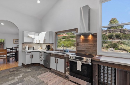 Del Mar Heights House | The Floatie Fortress