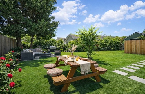 Hawthorne House | The Garden House Retreat