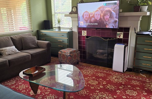 North Central House | The Gingko House - Private Suite with Living Room
