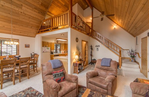 Truckee Cabin | The Golden Retreater - Mountain Vacation Cabin