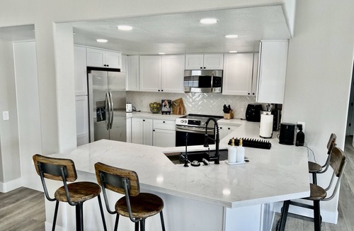 Val Vista Lakes House | "The Gondola Getaway" - Fully remodeled luxury waterfront home