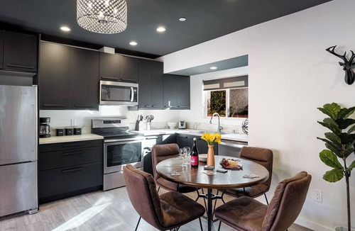 Hollywood Hotel | The Gower Street Bungalows by AvantStay