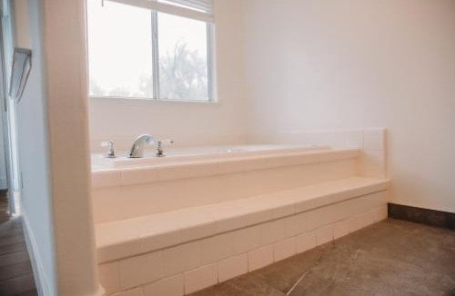 Mariposa House | The Granite Retreat