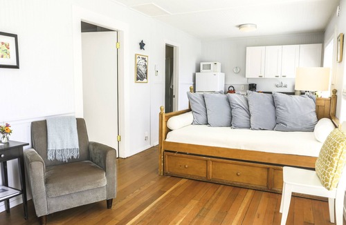 Little River House | The Inn at Schoolhouse Creek