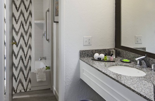 Venice Hotel | The Inn at Venice Beach