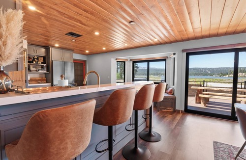 Fawnskin Cabin | The Lazy Bear - Fawnskin Modern | Lake Views, Deck, BBQ