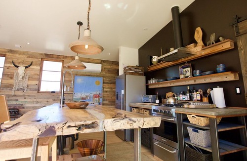Lone Pine House | The LoneEast An Eastern Sierra wilderness retreat
