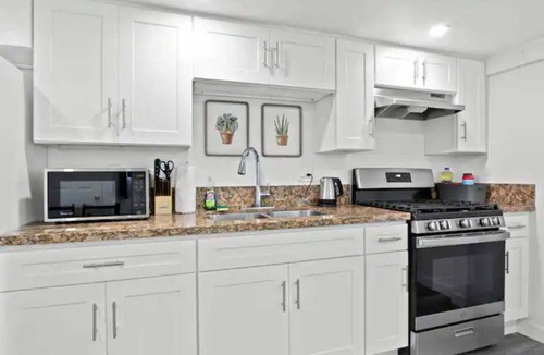 Huntington Park Apartment | The Metro Loft Retreat