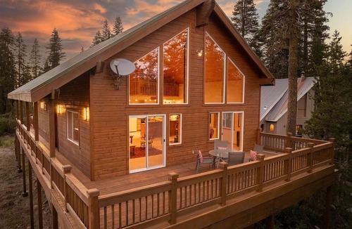 Serene Lakes House | The New Minglewood - a Beautiful 4-bedroom house with Hot Tub