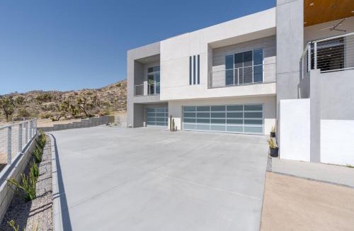 Yucca Valley House | The Overlook by Fieldtrip - 7 Bd Modern Luxury with Infinity Pool Views