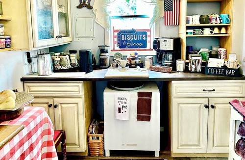 Kingman Cabin | The Quail's Nest: Experience Arizona Agritourism