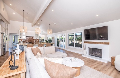 Lake Hodges House | The Retreat: Game Room, Pool Table, Pool & Hot tub