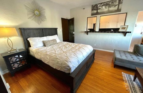 Fort MacArthur Apartment | The Riviera No18