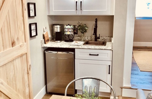 Shenandoah Valley House | The Shenandoah Farmhouse guest suite on 50 acres surrounded by vineyards!