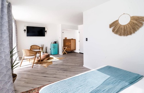 Yucca Valley Bed & Breakfast | The Standard – Classic Desert Room