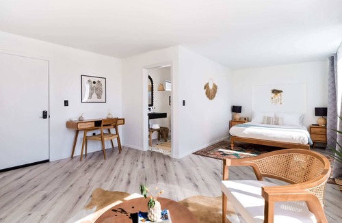Yucca Valley Bed & Breakfast | The Standard – Classic Desert Room