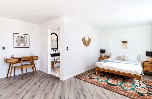 Yucca Valley Bed & Breakfast | The Standard – Classic Desert Room