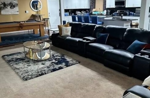 Sacramento House | The Stylish Stay at Placid Blue!