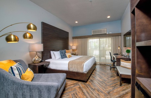 Cottonwood Hotel | The Tavern Hotel