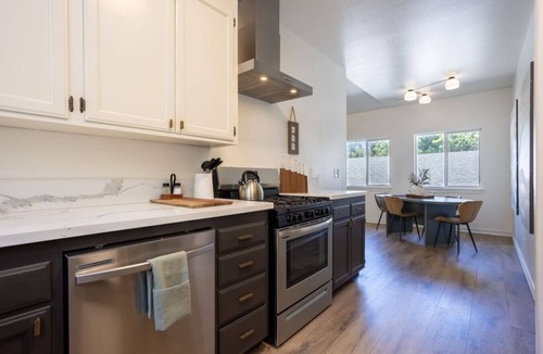 Chico House | The Treehouse - Walk to Chico State/Downtown/Enloe