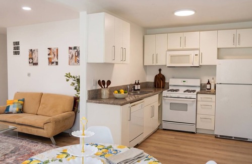 Valley Glen Apartment | The Ultimate Spacious Home Base for Los Angeles