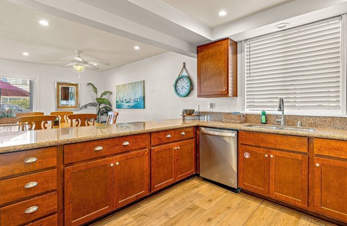 West Newport House | The Ultimate Vacation Destination | Happy Interior | 30 Seconds to the Sand! (lower unit)