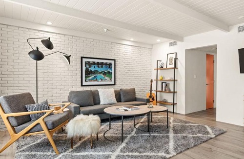 Uptown Design District Apartment | The Weekend by AvantSay