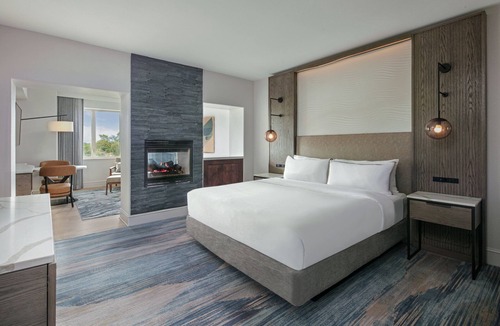 Southwestern Sacramento Hotel | The Westin Sacramento Hotel & Marina