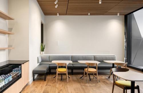 Tenderloin Hotel | Timbri Hotel San Francisco, Curio Collection by Hilton
