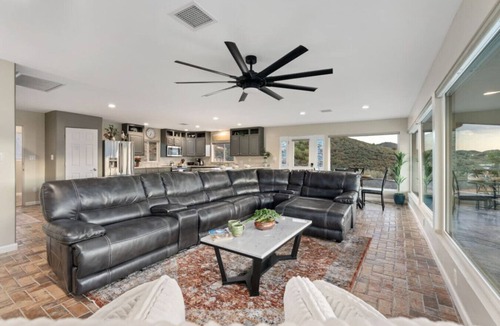 Dewey-Humboldt House | Top of the Mountain Home w/Hot Tub, Gym & Sauna!