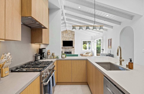 Fernwood House | Topanga 3BR Cabin | Sauna + Peloton | C&C
