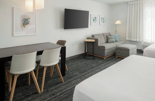 Redding Hotel | TownePlace Suites Redding