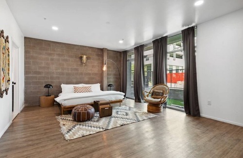Riverside Apartment | TP12 - Mars Studio Apartment with Pool!