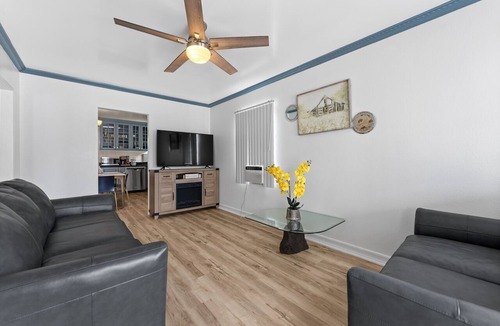 La Presa House | Tranquil Sunset Retreat 4-bedroom house in Spring Valley perfect for families