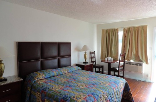 North Hills East Hotel | Travel Inn