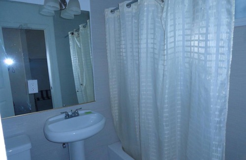North Hills East Hotel | Travel Inn