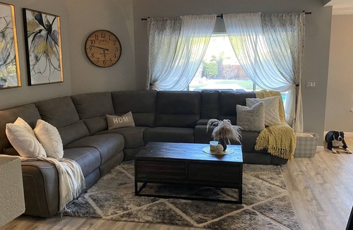 Roseville House | Travel Nurse Housing in Roseville