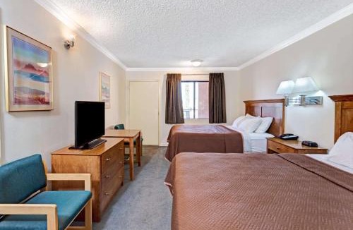 Mid Central Hotel | Travelodge by Wyndham Pasadena Central