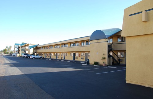 Midway District Hotel | Travelodge by Wyndham San Diego SeaWorld