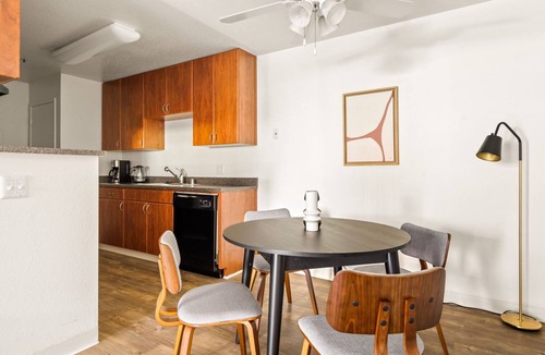 Shoreline West Apartment | Trendy Mountain View 1BR w/Pool & Gym, nr Safeway, by Blueground