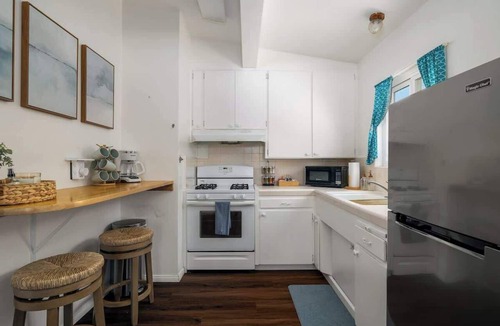 Point Loma Condo | Trendy Ocean Beach Getaway | Newly Renovated 1BR