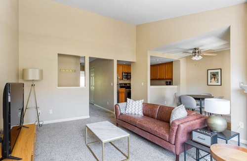 Santa Clara Apartment | Trendy Santa Clara 2BR w/W/D, Gym, Pool, walk to Safeway, by Blueground