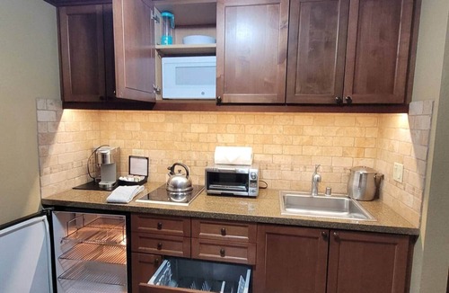Olympic Valley Apartment | Trey’s Slopeside 1 Bdrm Kitchen@400 Squaw Creek