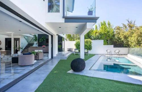 Los Angeles Apartment | Troy Hill