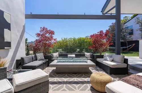 Los Angeles Apartment | Troy Hill