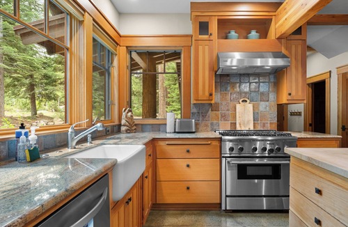 Ponderosa Palisades House | Twin Pine Retreat - Hot Tub + close to Sawtooth Trail