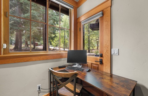 Ponderosa Palisades House | Twin Pine Retreat - Hot Tub + close to Sawtooth Trail