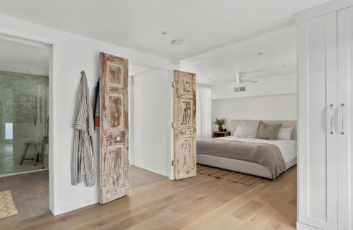 Del Rey Apartment | Two Bedroom Industrial Loft with Resort Amenities
